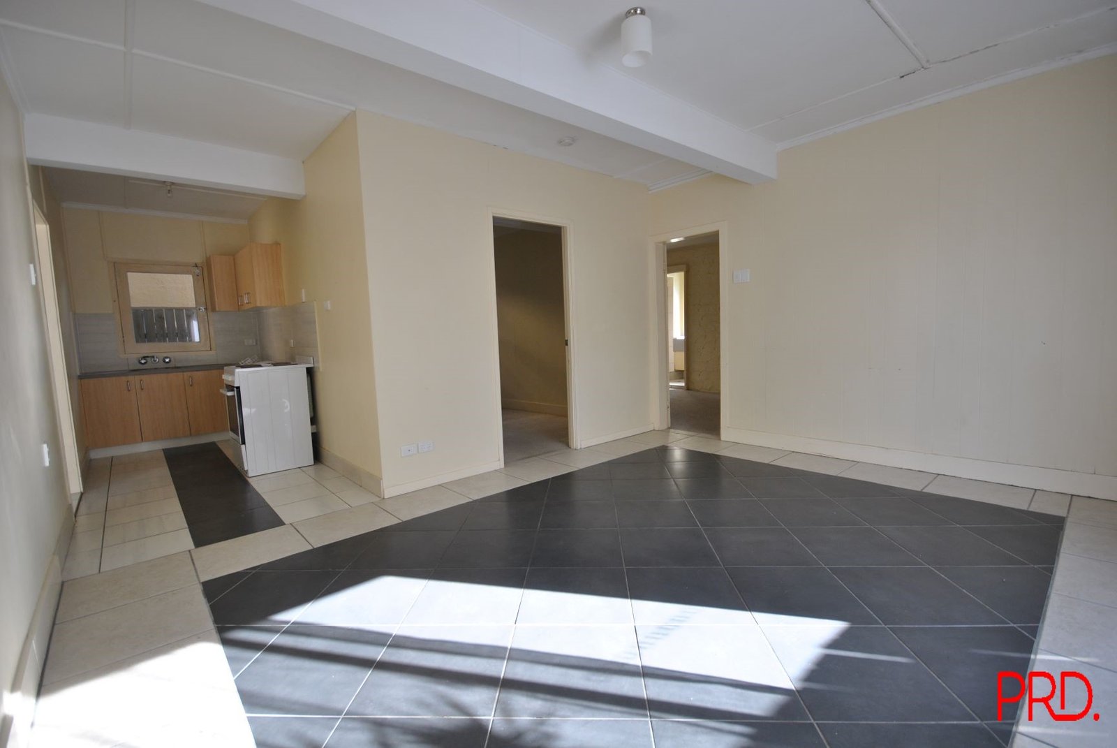 2/122 Hedges Ave  MERMAID BEACH 3