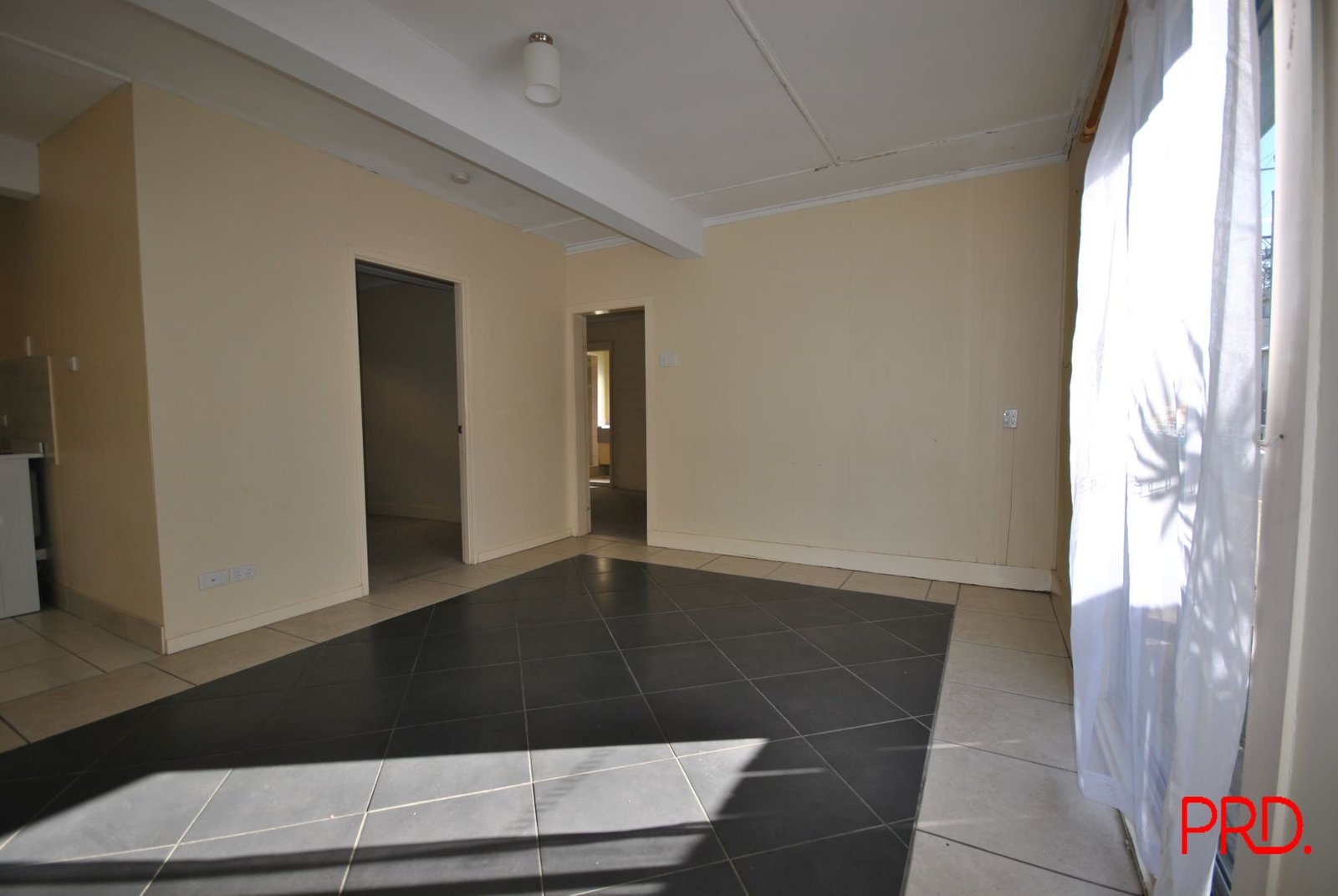 2/122 Hedges Ave  MERMAID BEACH 4