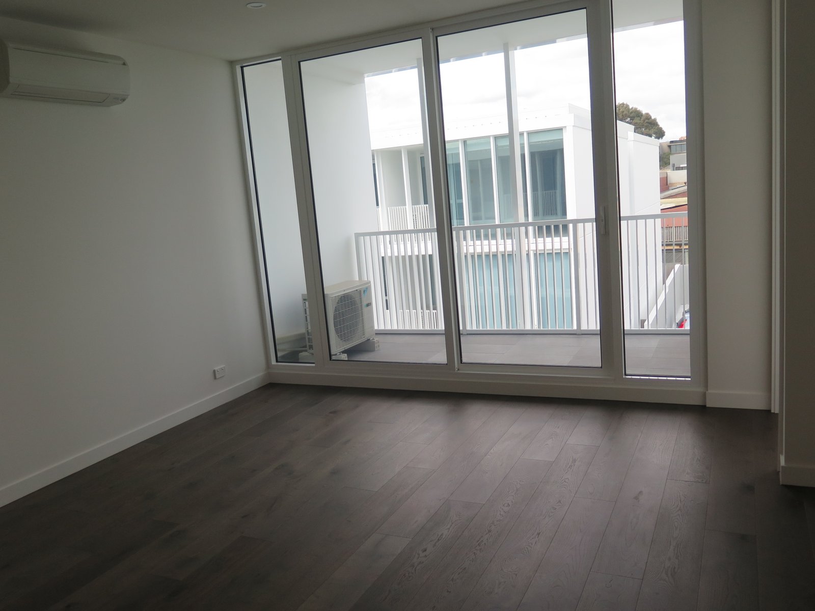 Gallery: 212/209 Bay Street
