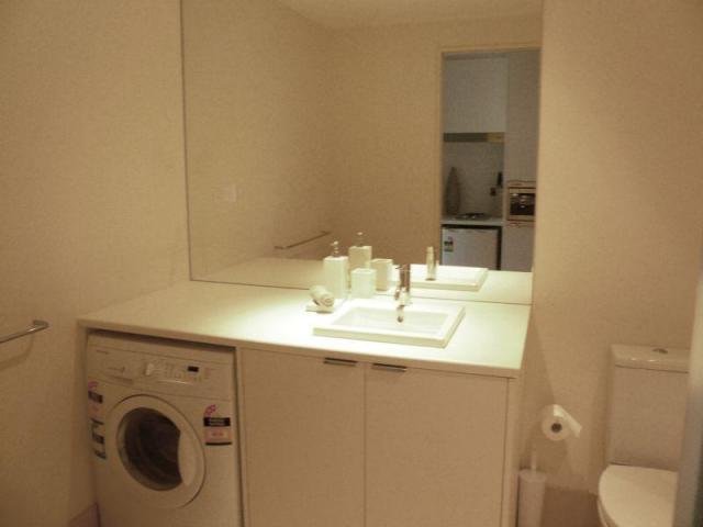 Gallery: 212/279 Wellington Parade South