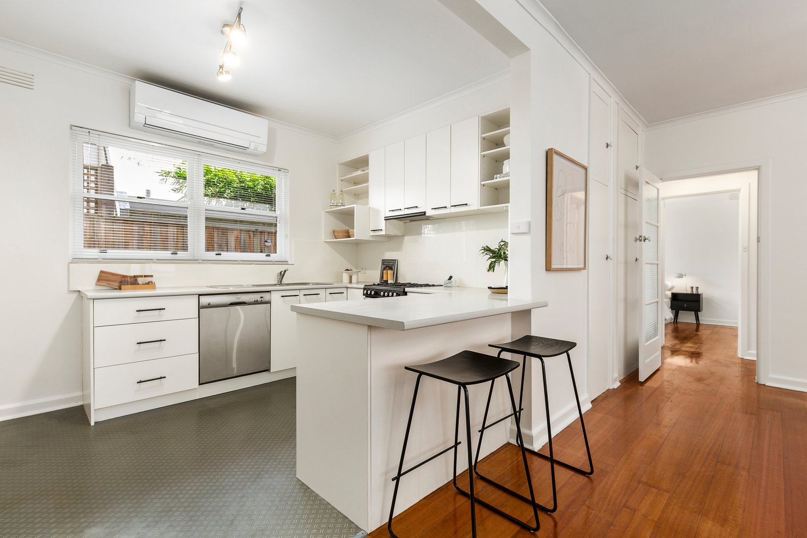 Gallery: 2/123 Dendy Street