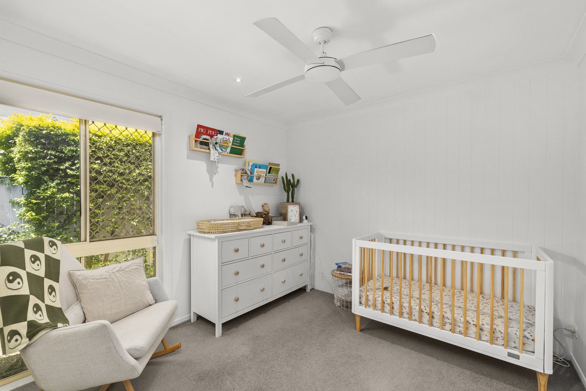 2/123 Nobby Parade MIAMI 5