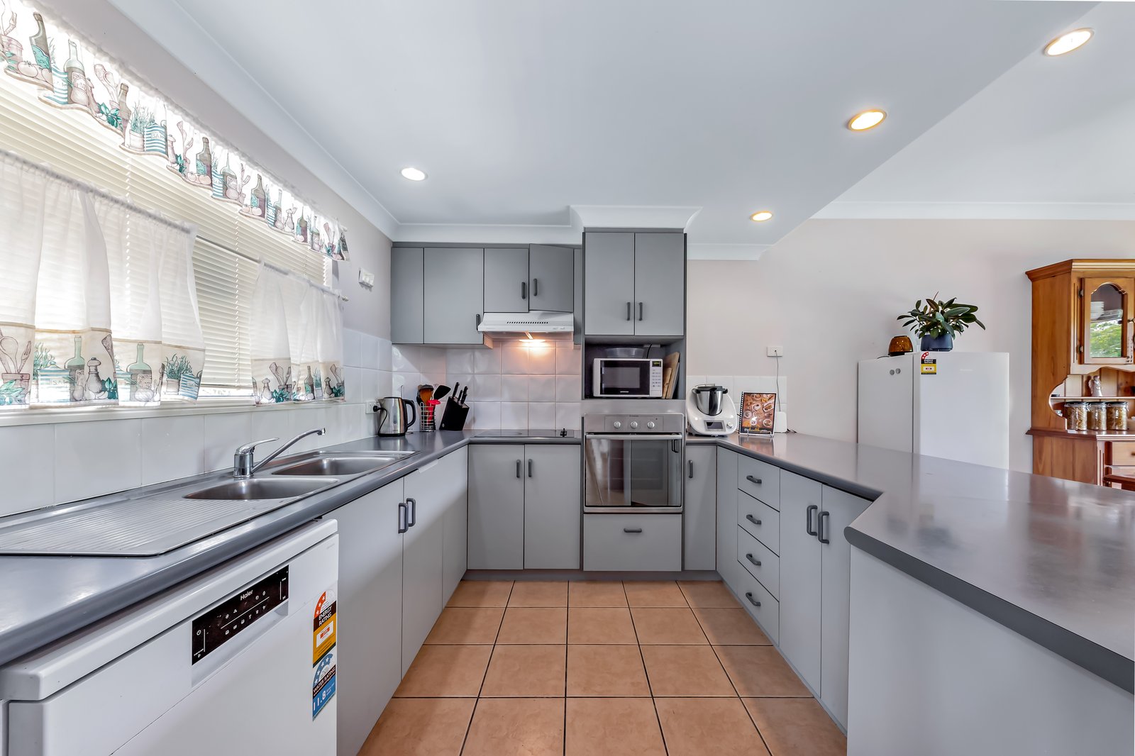 21/24 Pandanus Drive CANNONVALE 1