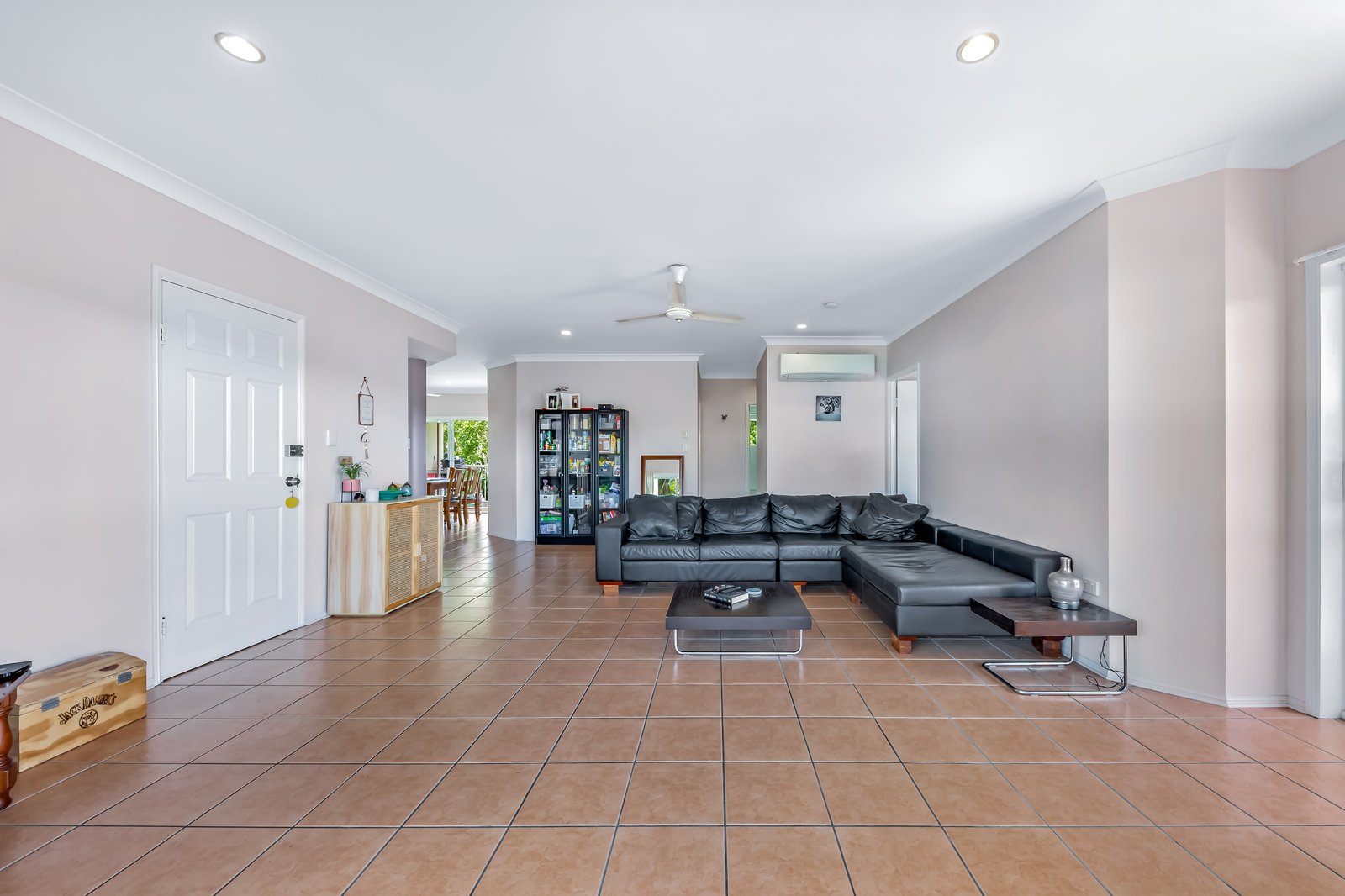 21/24 Pandanus Drive CANNONVALE 3