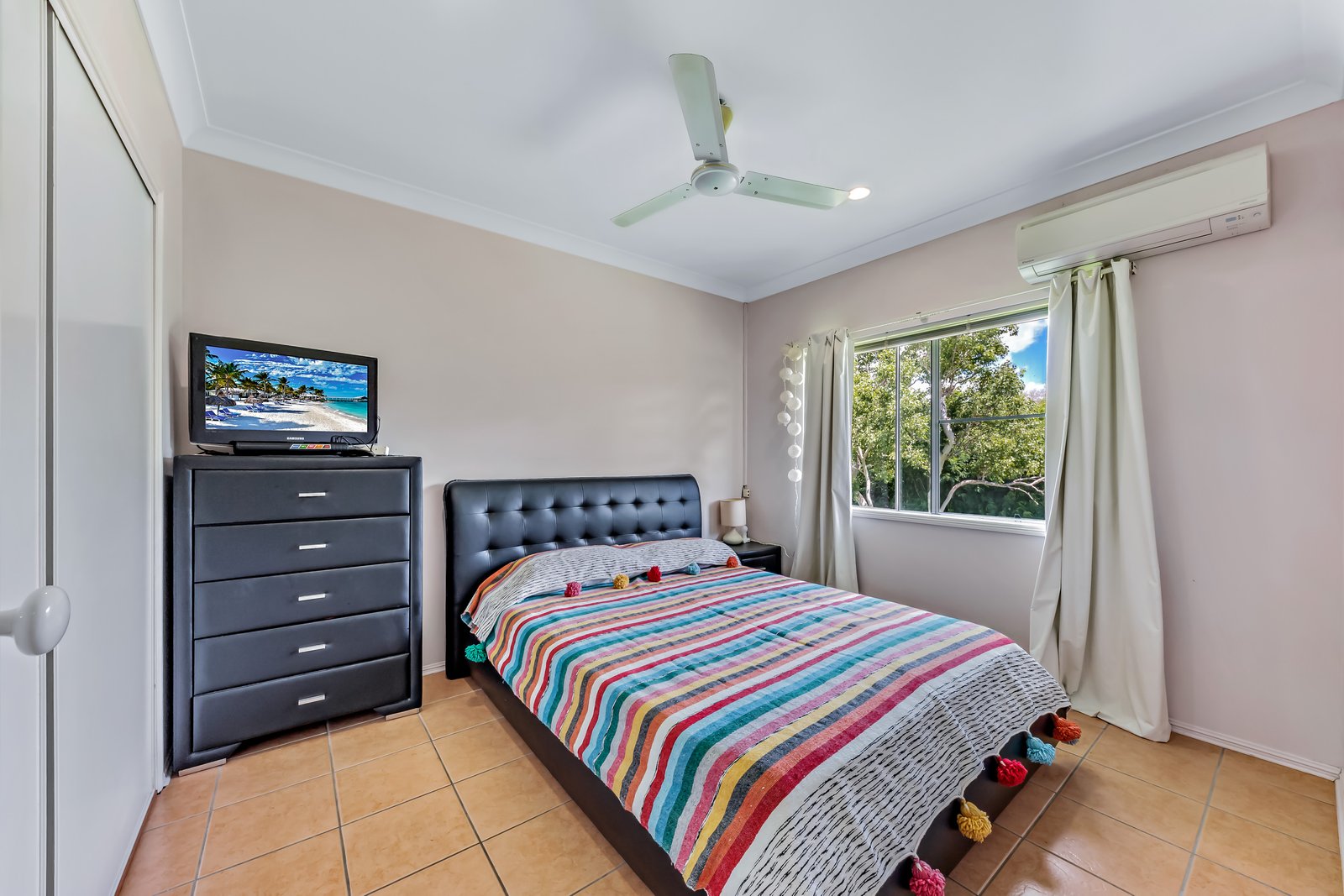 21/24 Pandanus Drive CANNONVALE 7