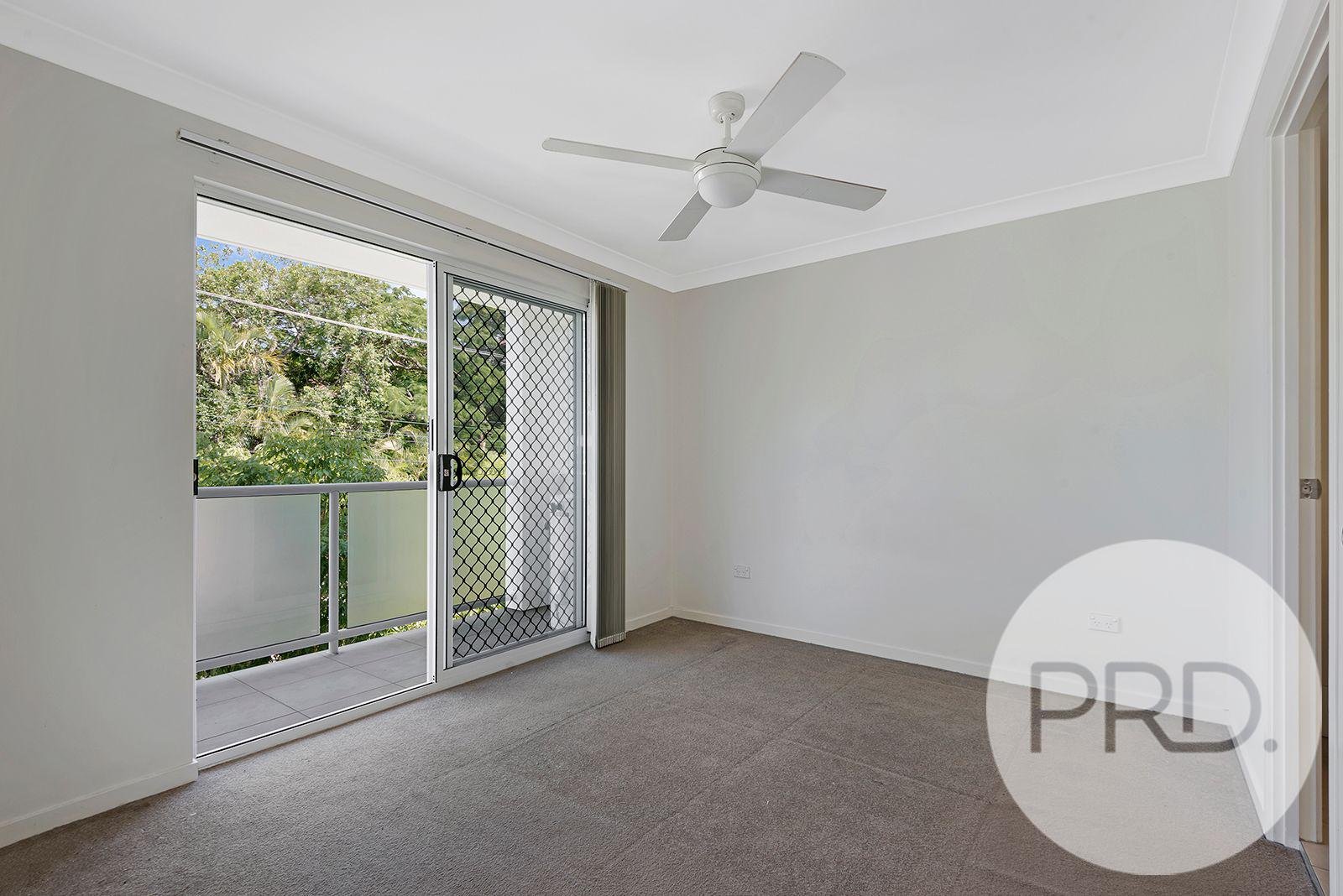 2/125 Franz Road CLAYFIELD 6