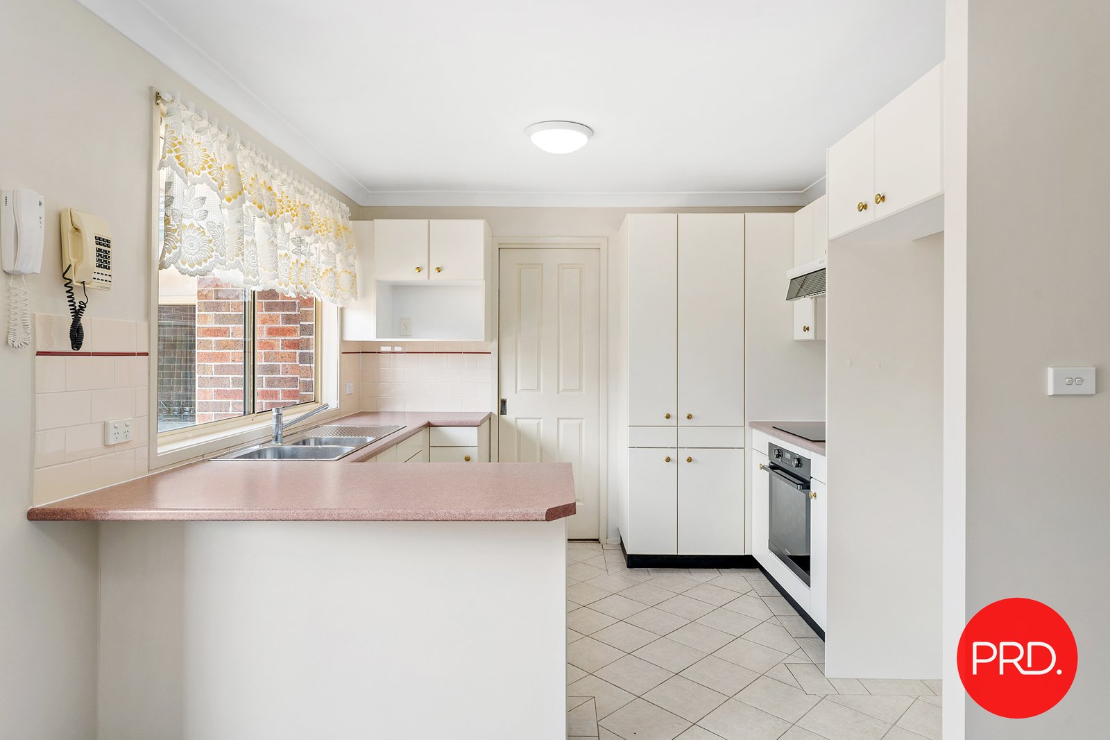 21/26 Parkview Avenue PICNIC POINT 3