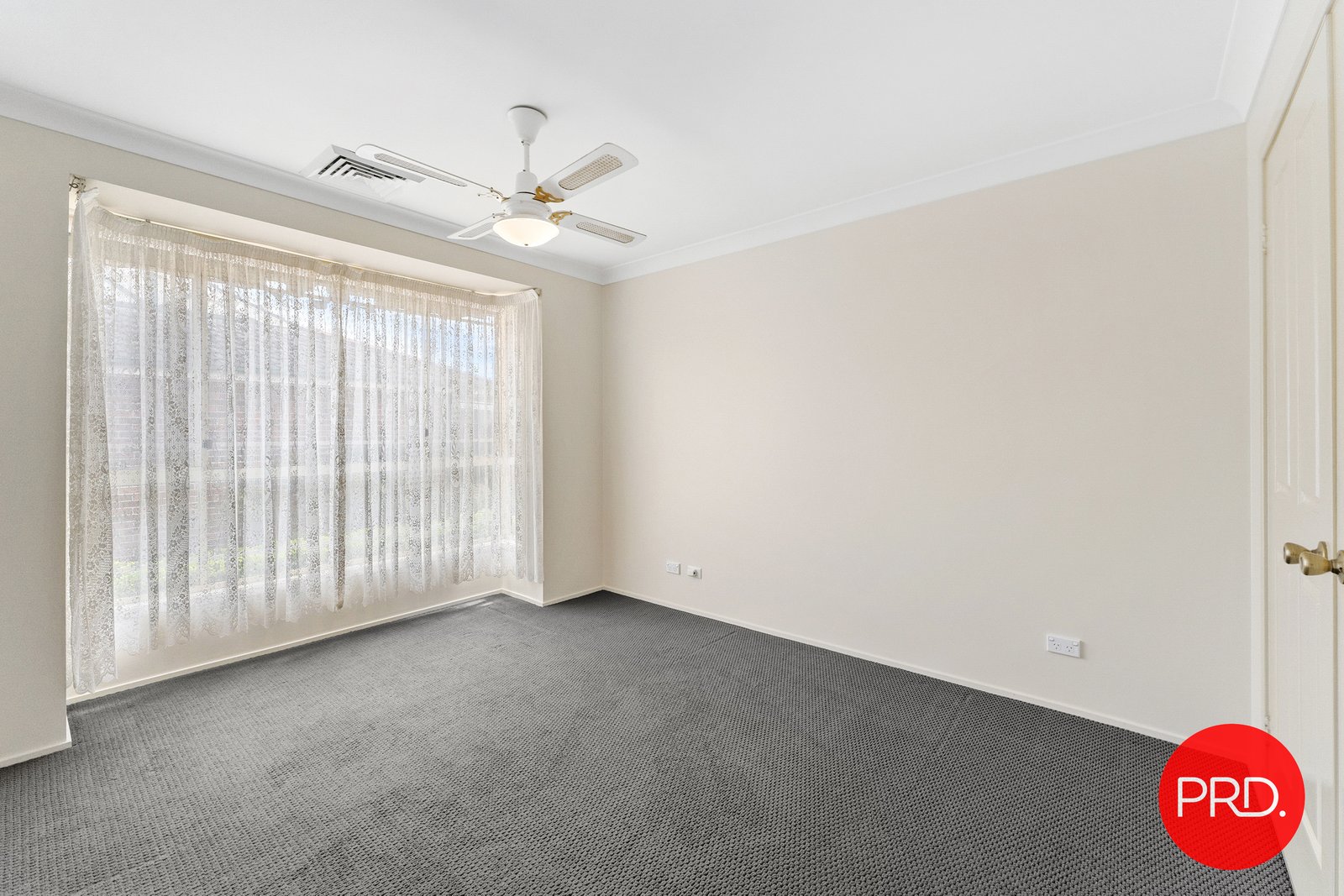 21/26 Parkview Avenue PICNIC POINT 5