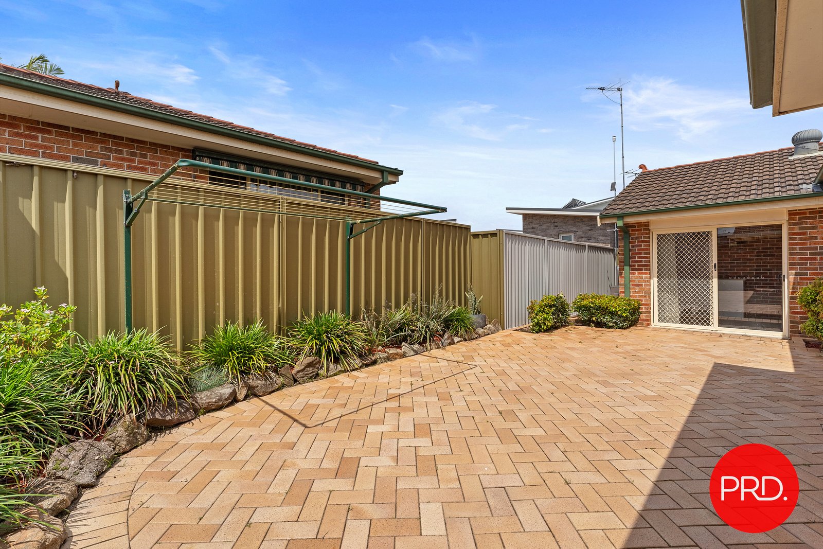 21/26 Parkview Avenue PICNIC POINT 6