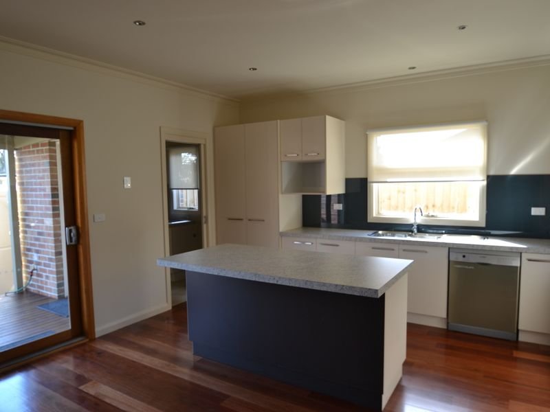 Gallery: 2/126 Warrigal Road
