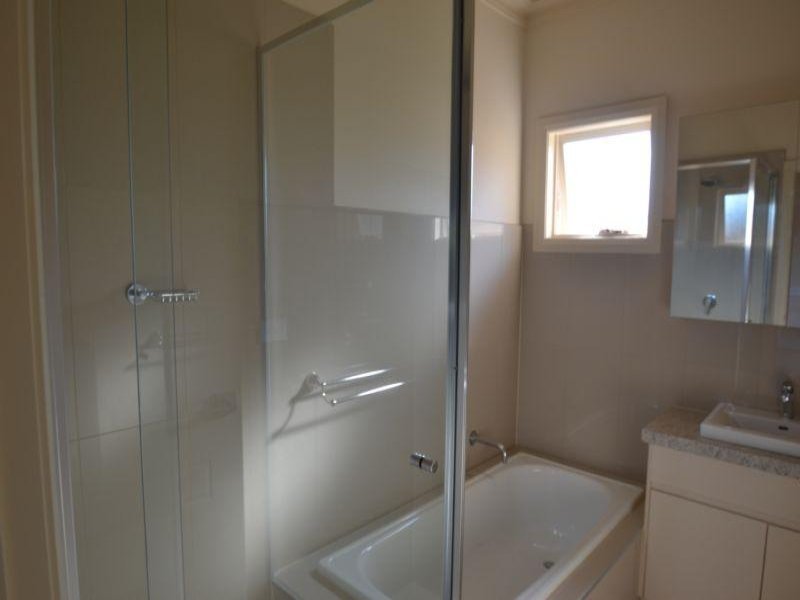 Gallery: 2/126 Warrigal Road