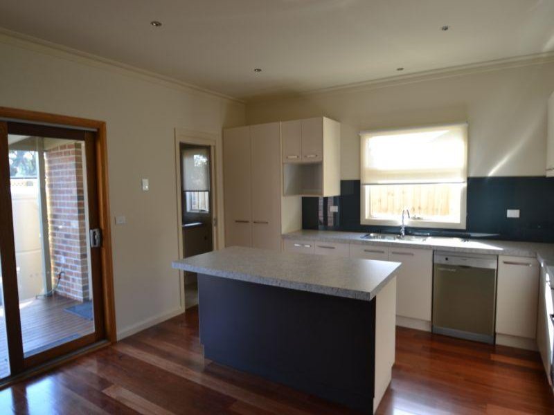 Gallery: 2/126 Warrigal Road