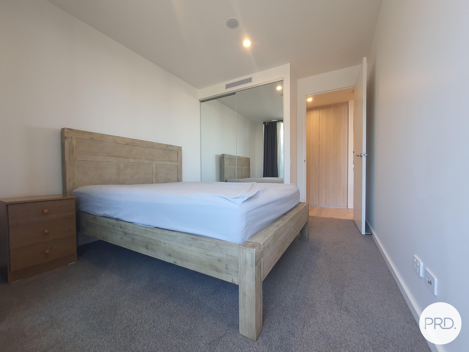 212/65 Cooyong Street BRADDON 1