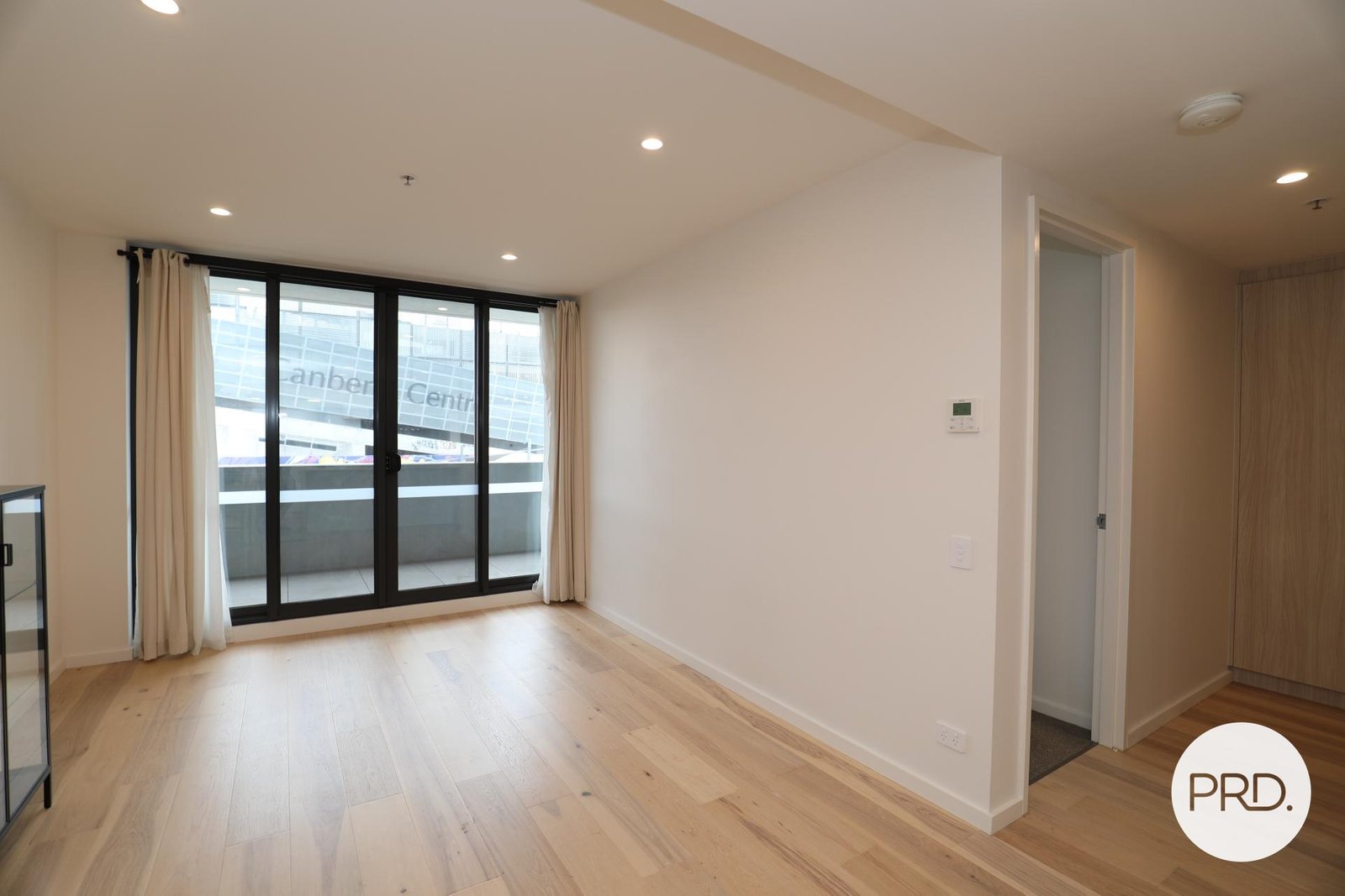 212/65 Cooyong Street BRADDON 8