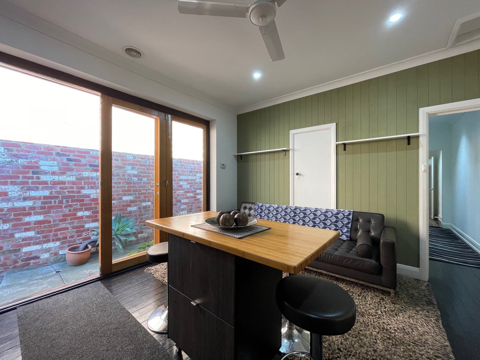 Gallery: 2/1267 North Road