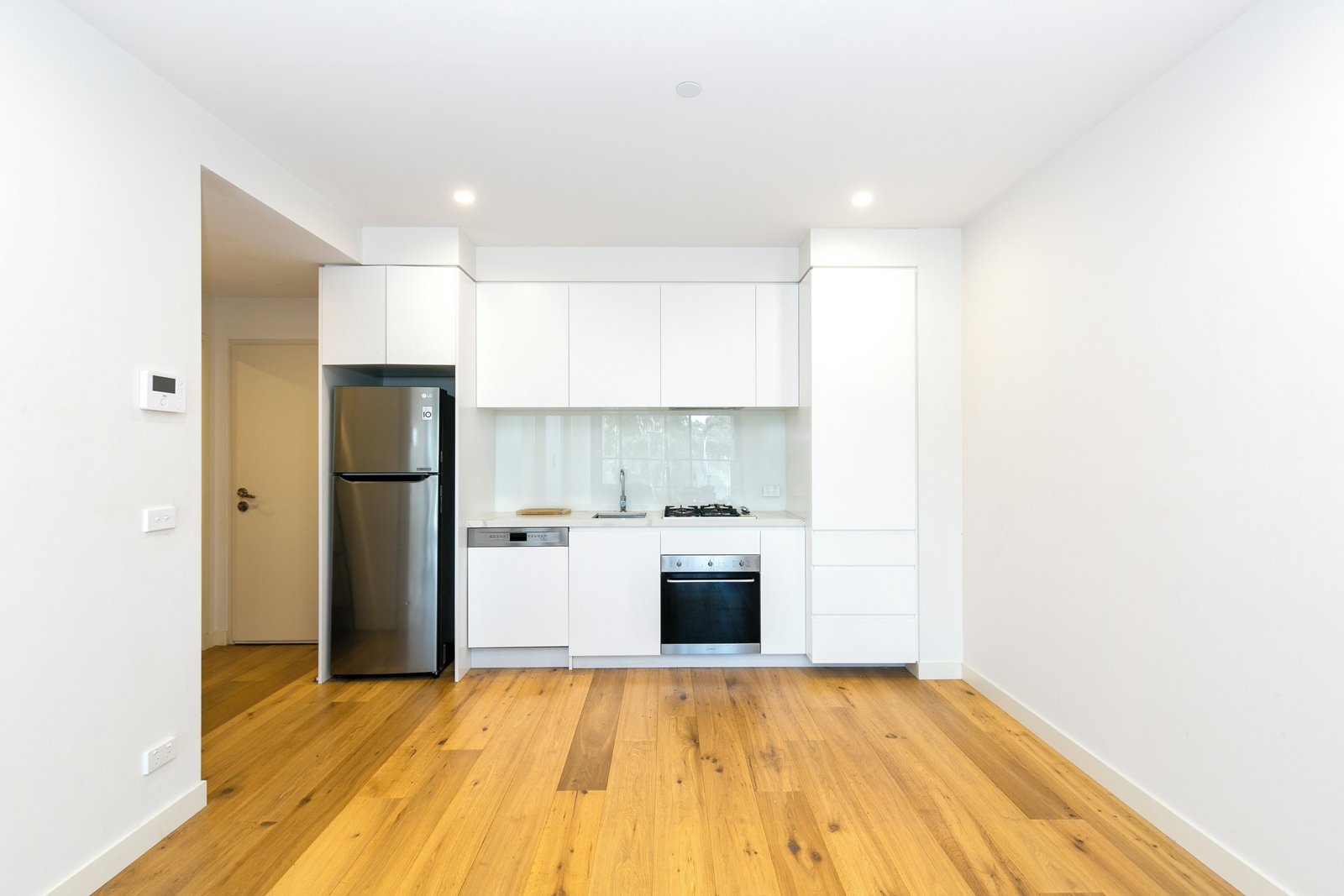 212/7 Red Hill Terrace, Doncaster East, 3109