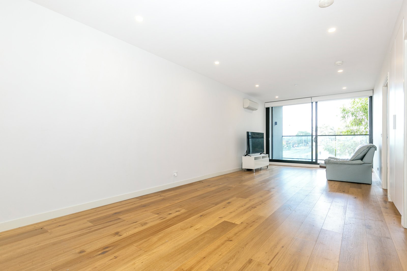 212/7 Red Hill Terrace, Doncaster East, 3109