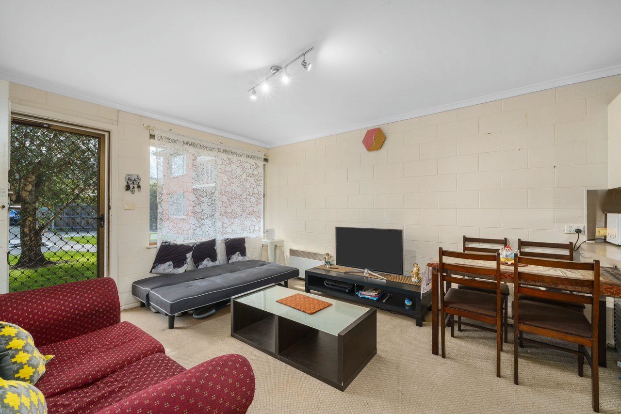 2/127A Hopkins Street MOONAH 4
