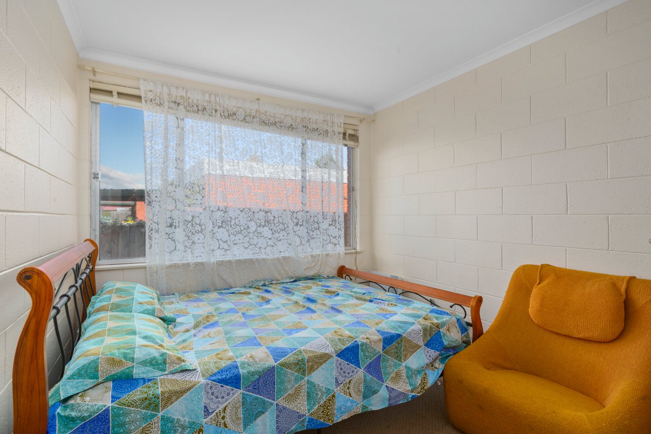 2/127A Hopkins Street MOONAH 6