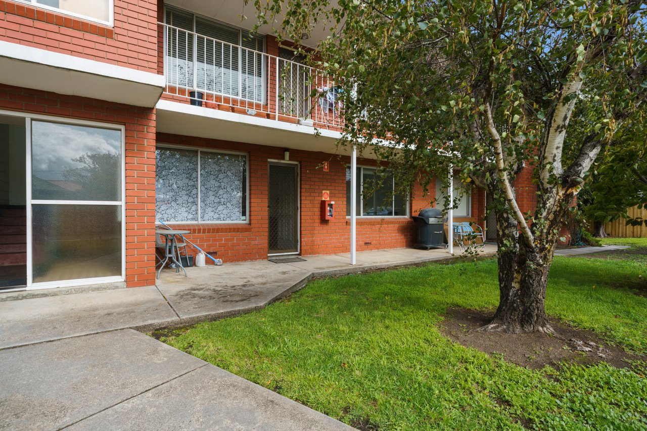2/127A Hopkins Street MOONAH 9