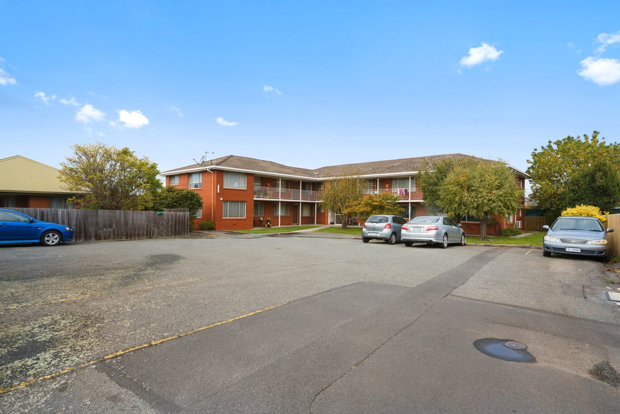 2/127A Hopkins Street MOONAH 10