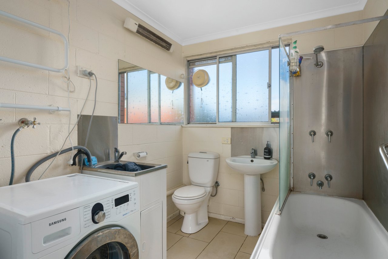 2/127A Hopkins Street MOONAH 8