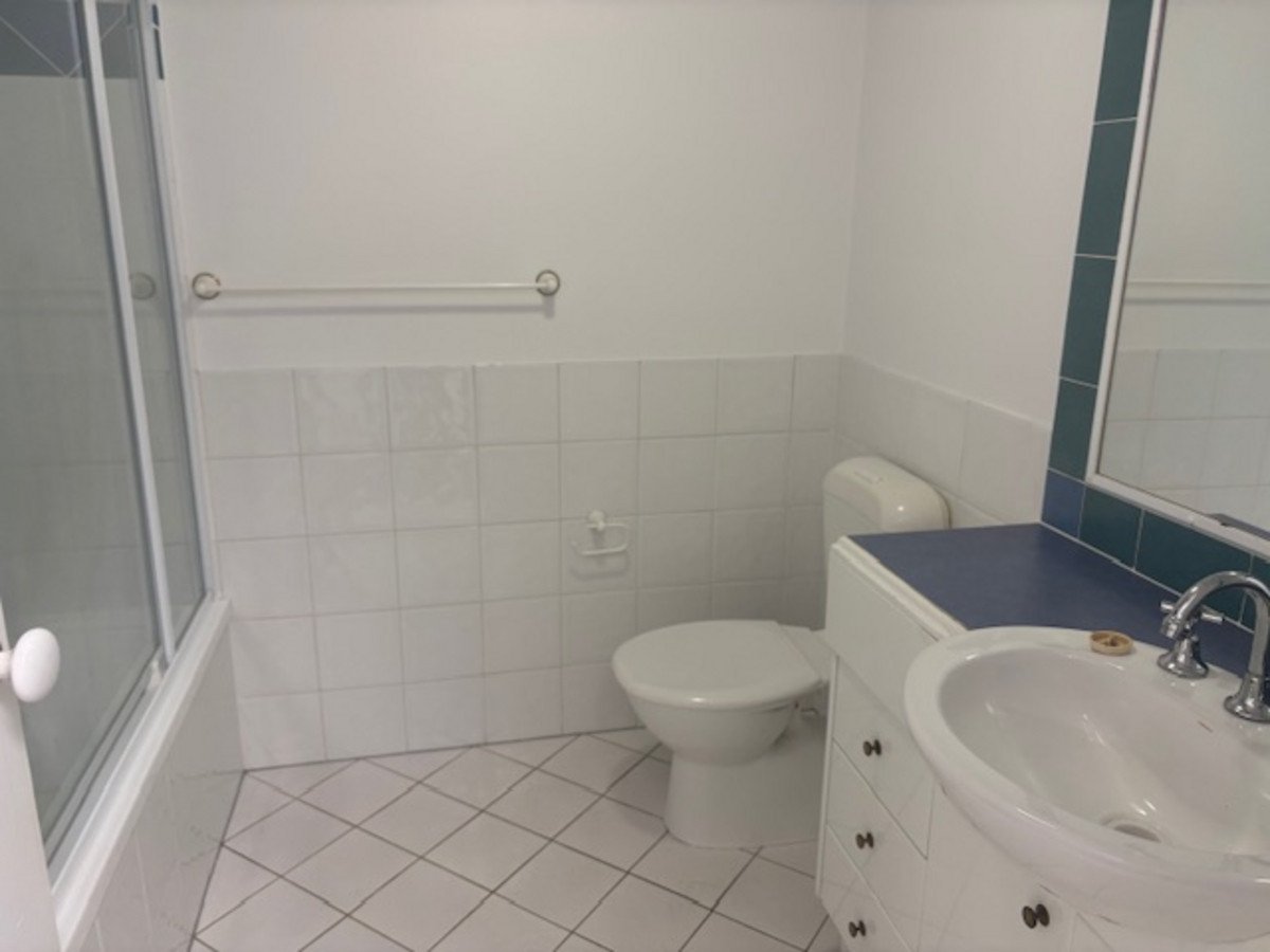 21/28 Chairlift Avenue MIAMI 12