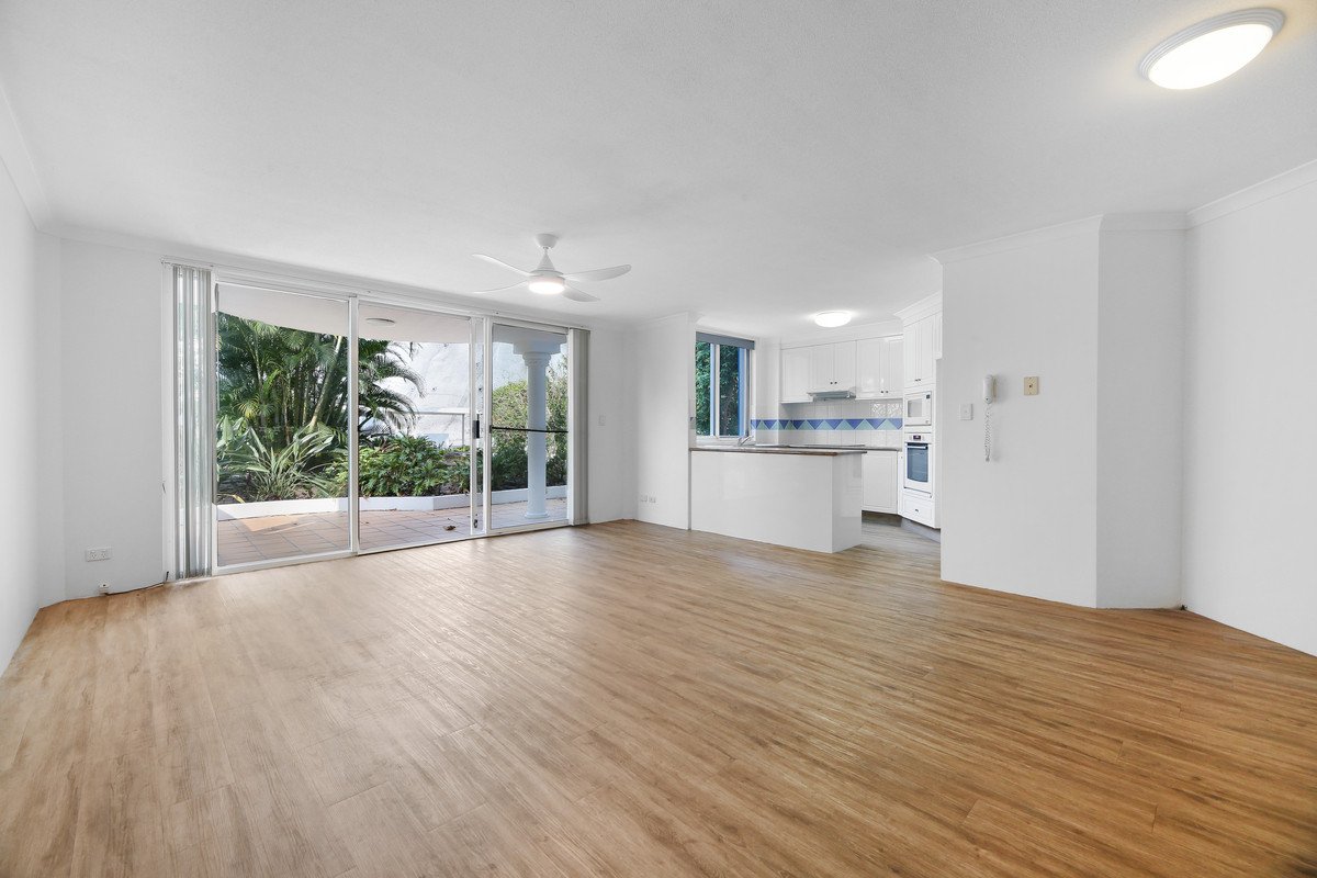 21/28 Chairlift Avenue MIAMI 2