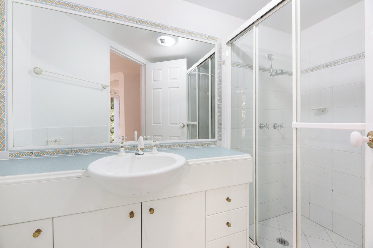 21/28 Chairlift Avenue MIAMI 9