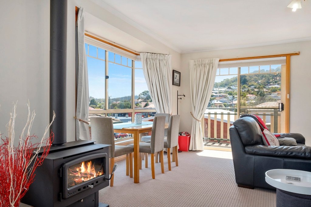 2/128 East Derwent Highway LINDISFARNE 2