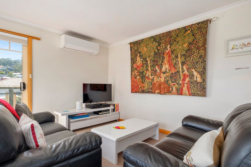 2/128 East Derwent Highway LINDISFARNE 3