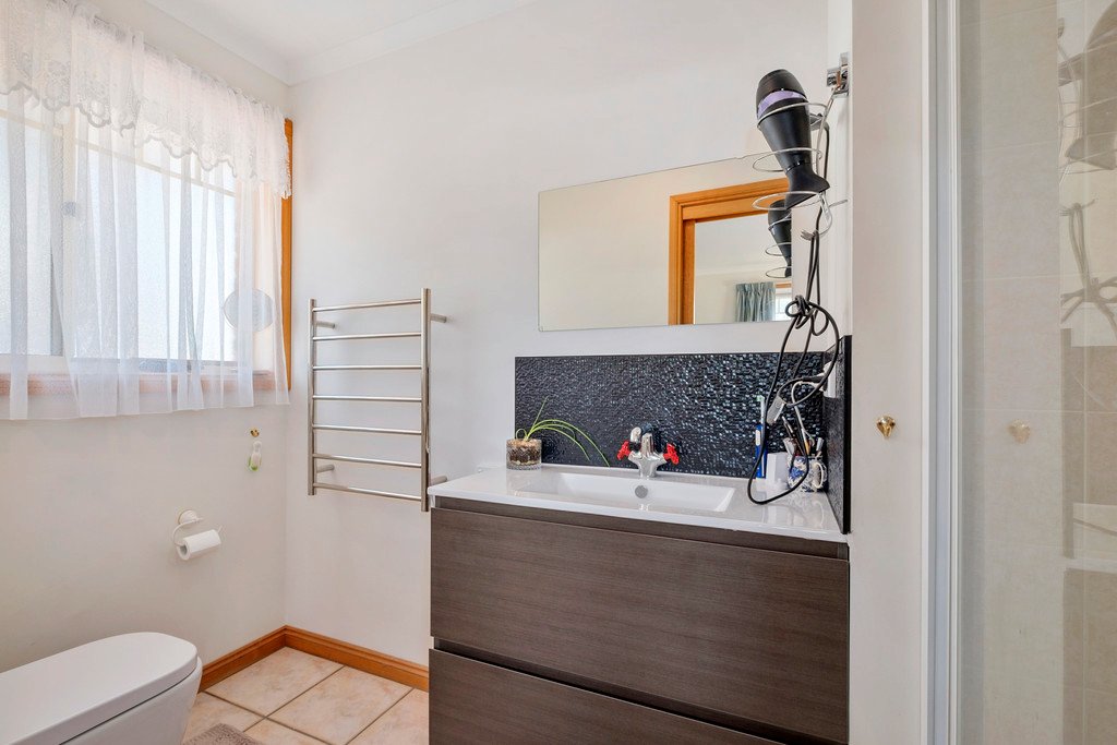 2/128 East Derwent Highway LINDISFARNE 9