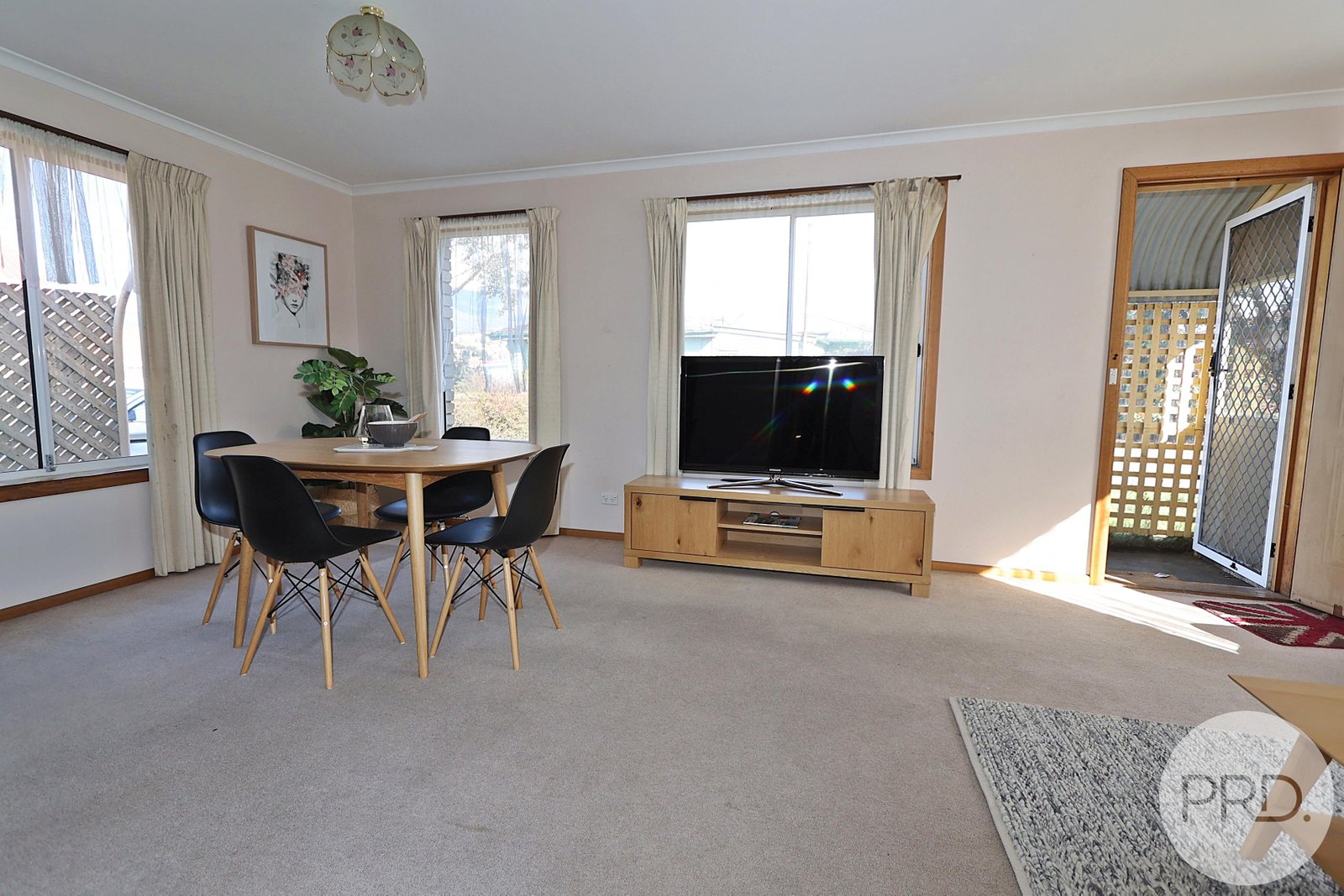 2/128 Hopkins Street MOONAH 8