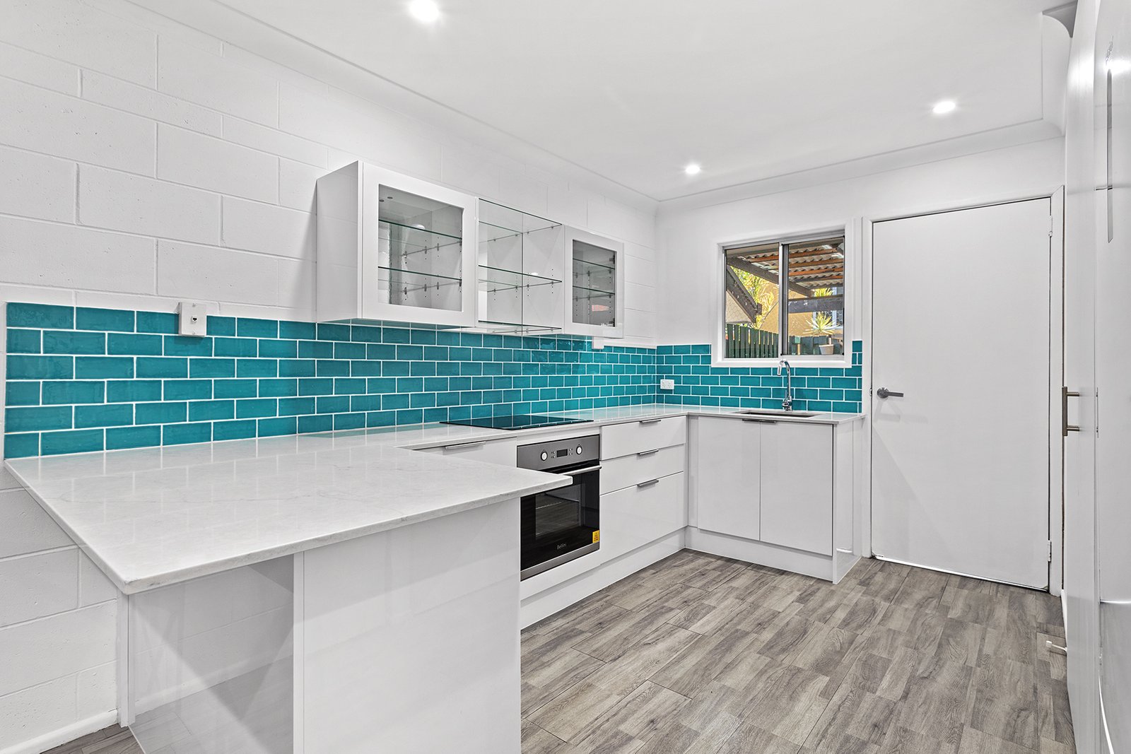 21/28 Island Drive CANNONVALE 3