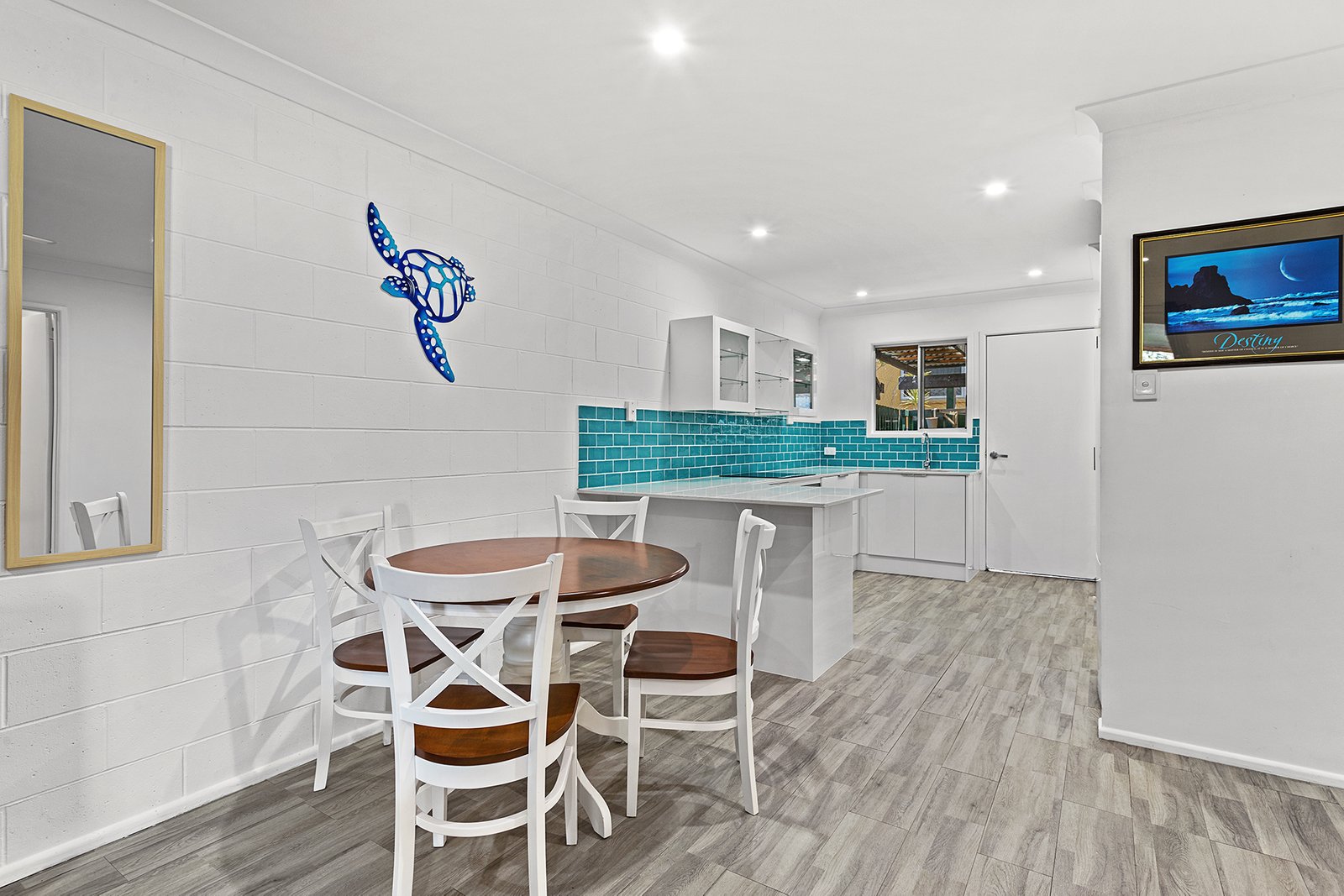 21/28 Island Drive CANNONVALE 2