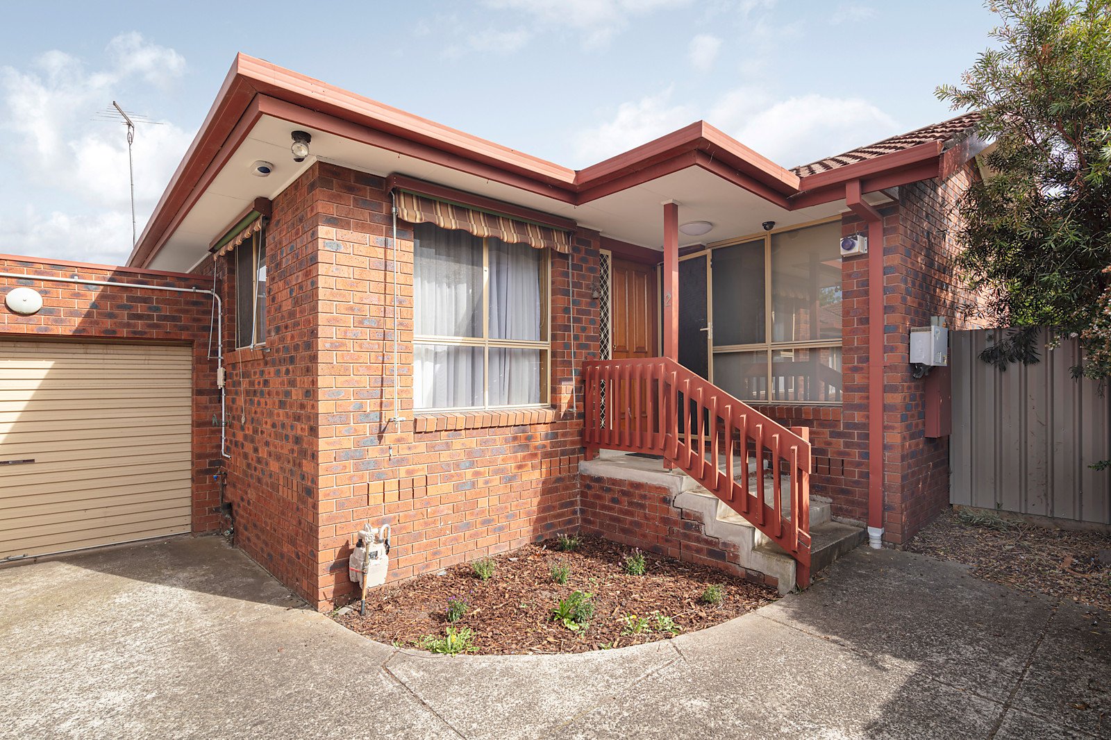 2/128 Purinuan Road, Reservoir VIC 3073