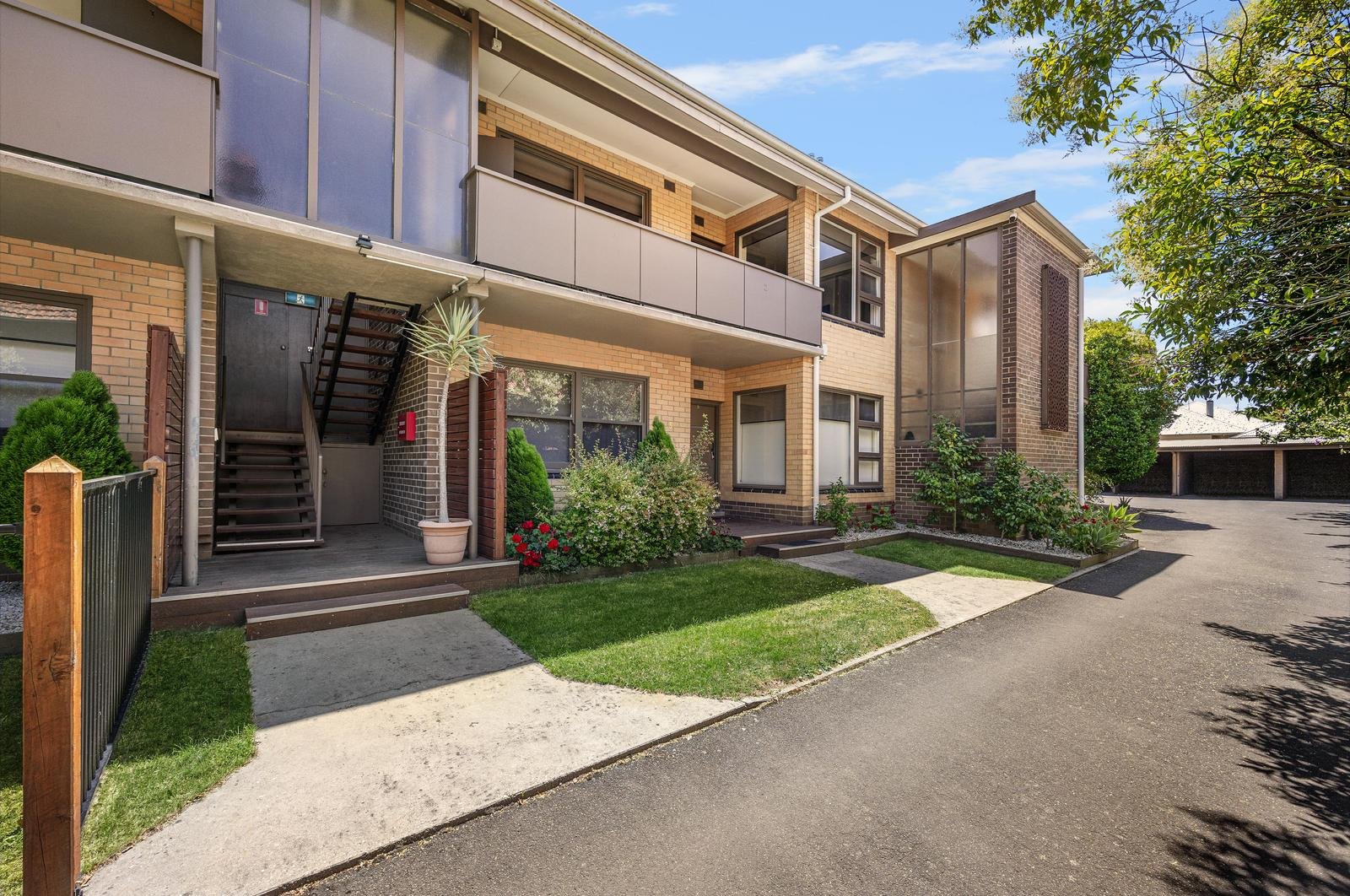 2/128 Webster Street LAKE WENDOUREE 1