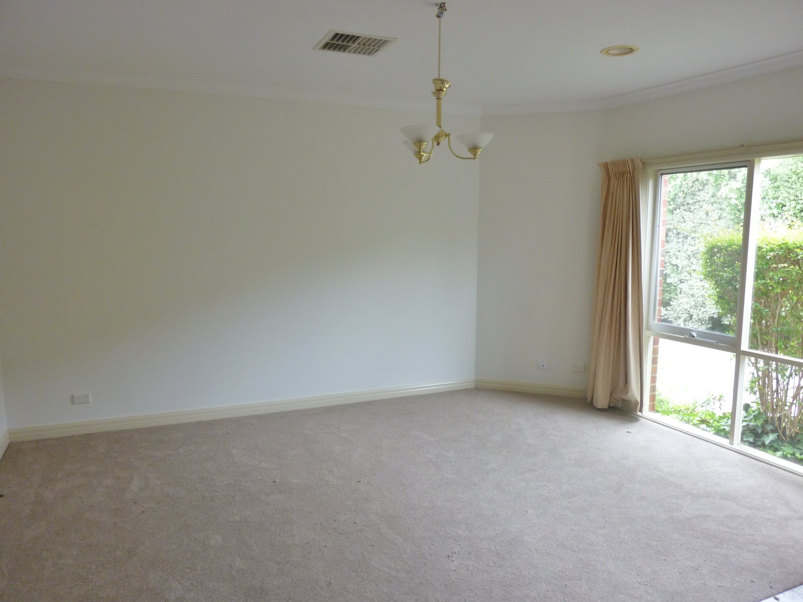 Gallery: 2/129 Dendy Street
