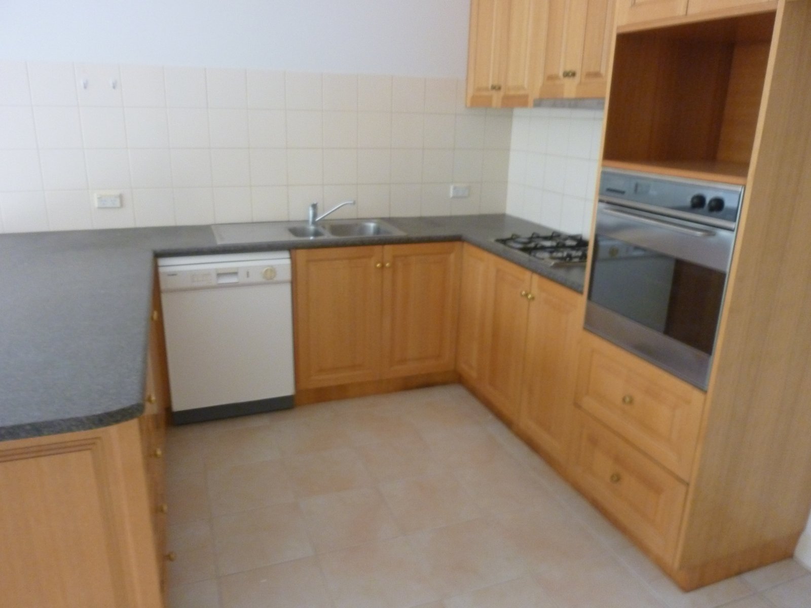 Gallery: 2/129 Dendy Street