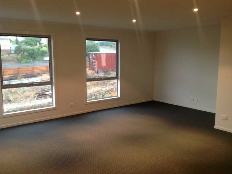 2/12a Abbotsfield Road CLAREMONT 3