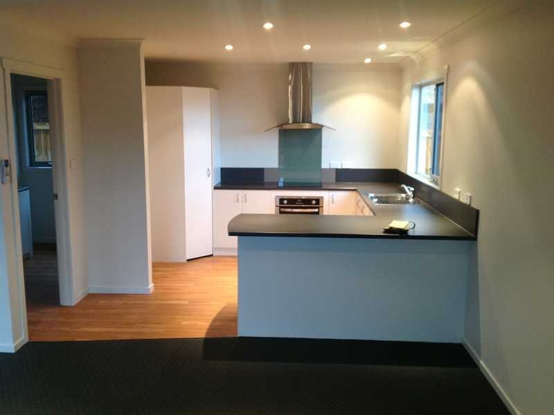 2/12a Abbotsfield Road CLAREMONT 4
