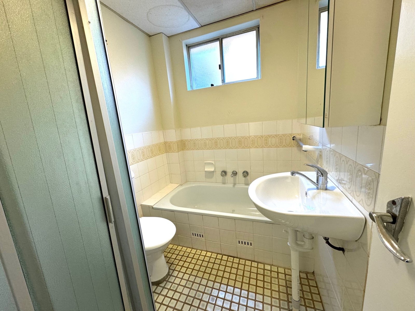 2/13-15 Eden Street ARNCLIFFE 5