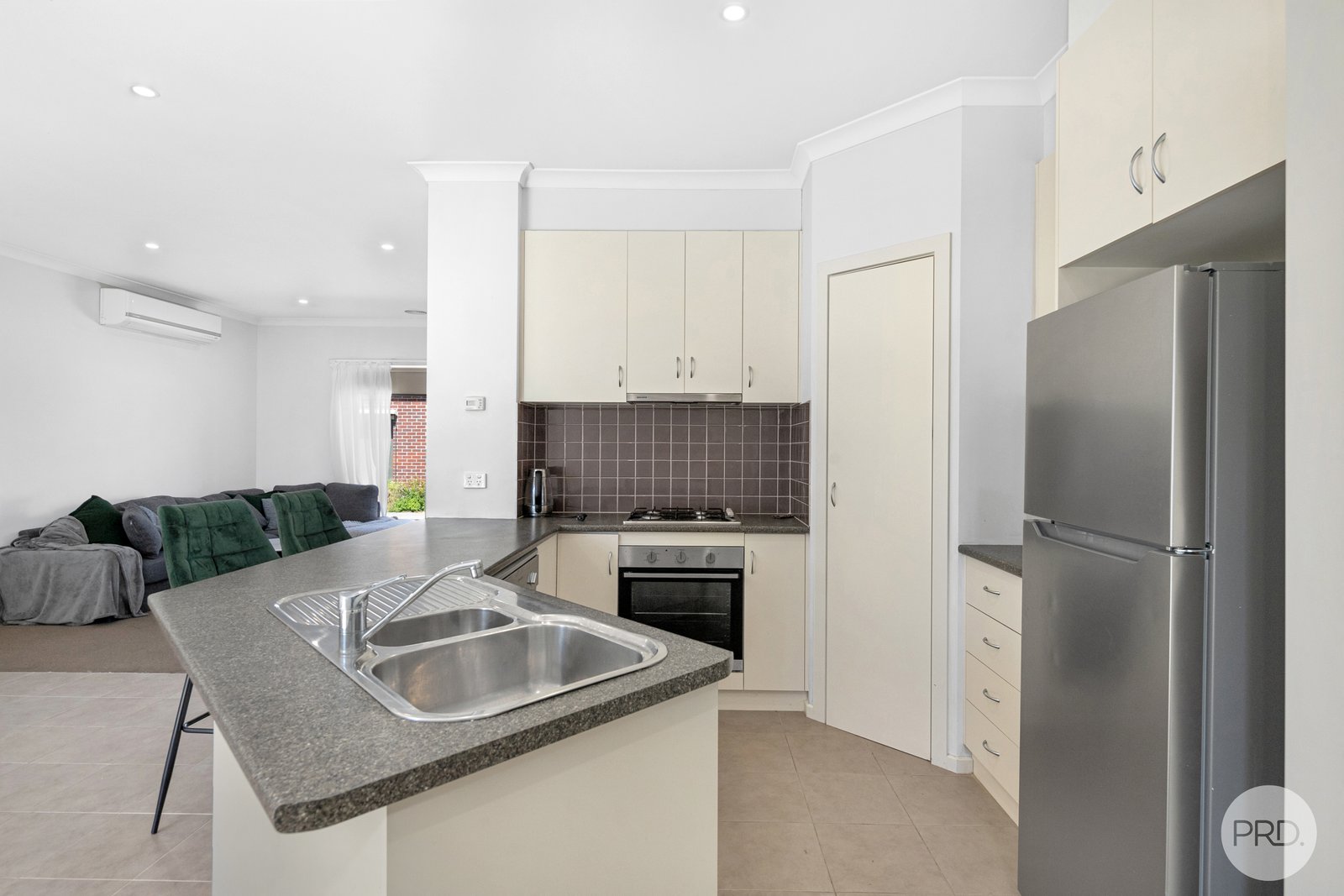 2/13-15 Learmonth Street ALFREDTON 9