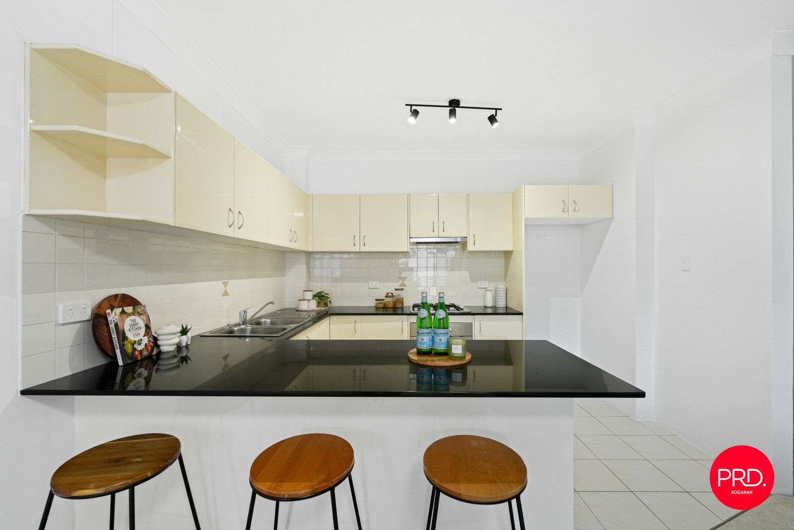 2/13-19 Hogben Street KOGARAH 5