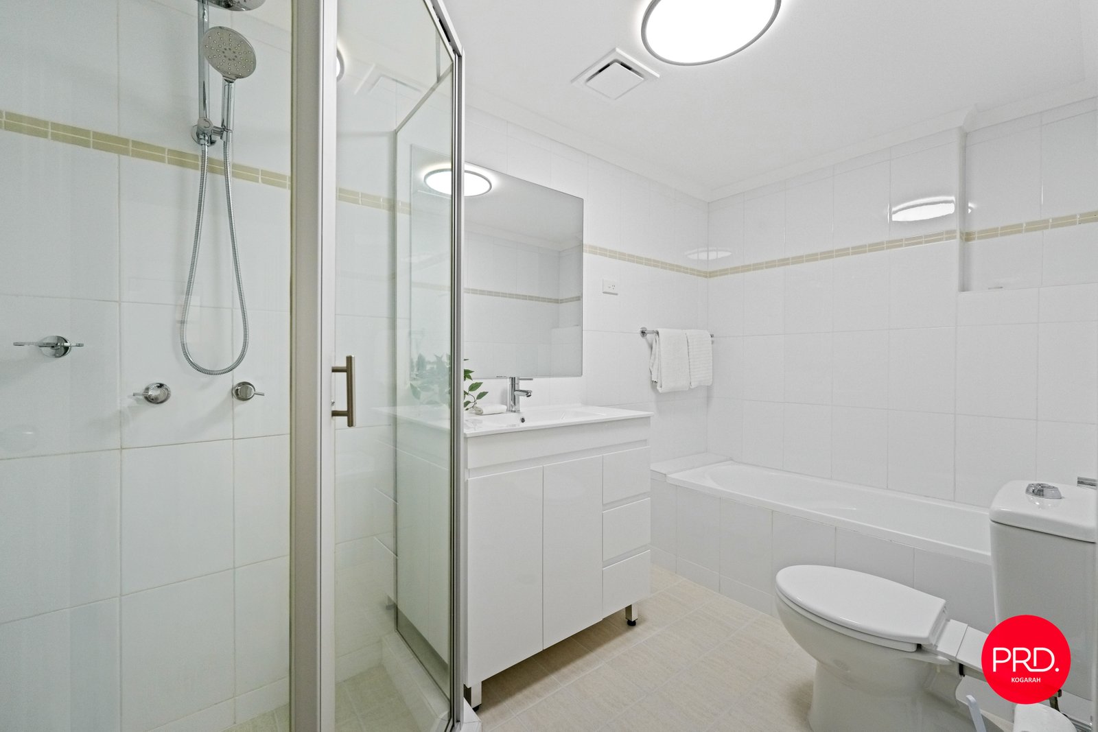 2/13-19 Hogben Street KOGARAH 8