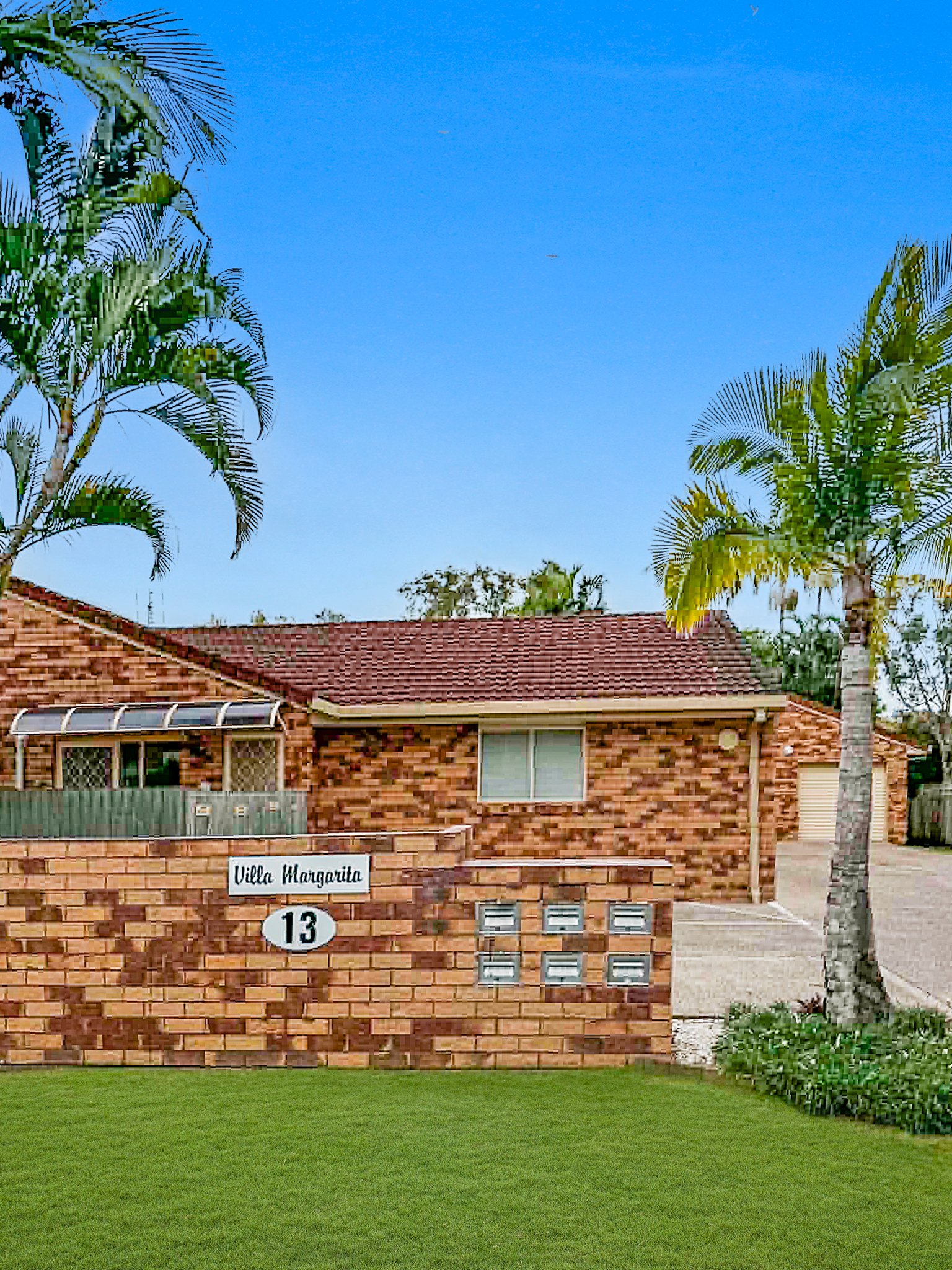 2/13 Aragorn Street MAROOCHYDORE 1
