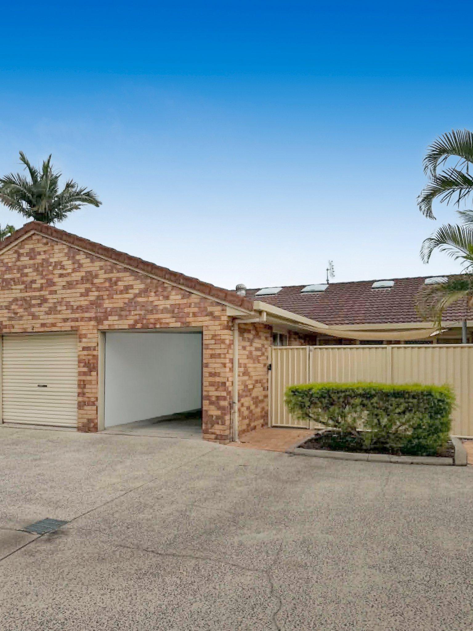 2/13 Aragorn Street MAROOCHYDORE 2