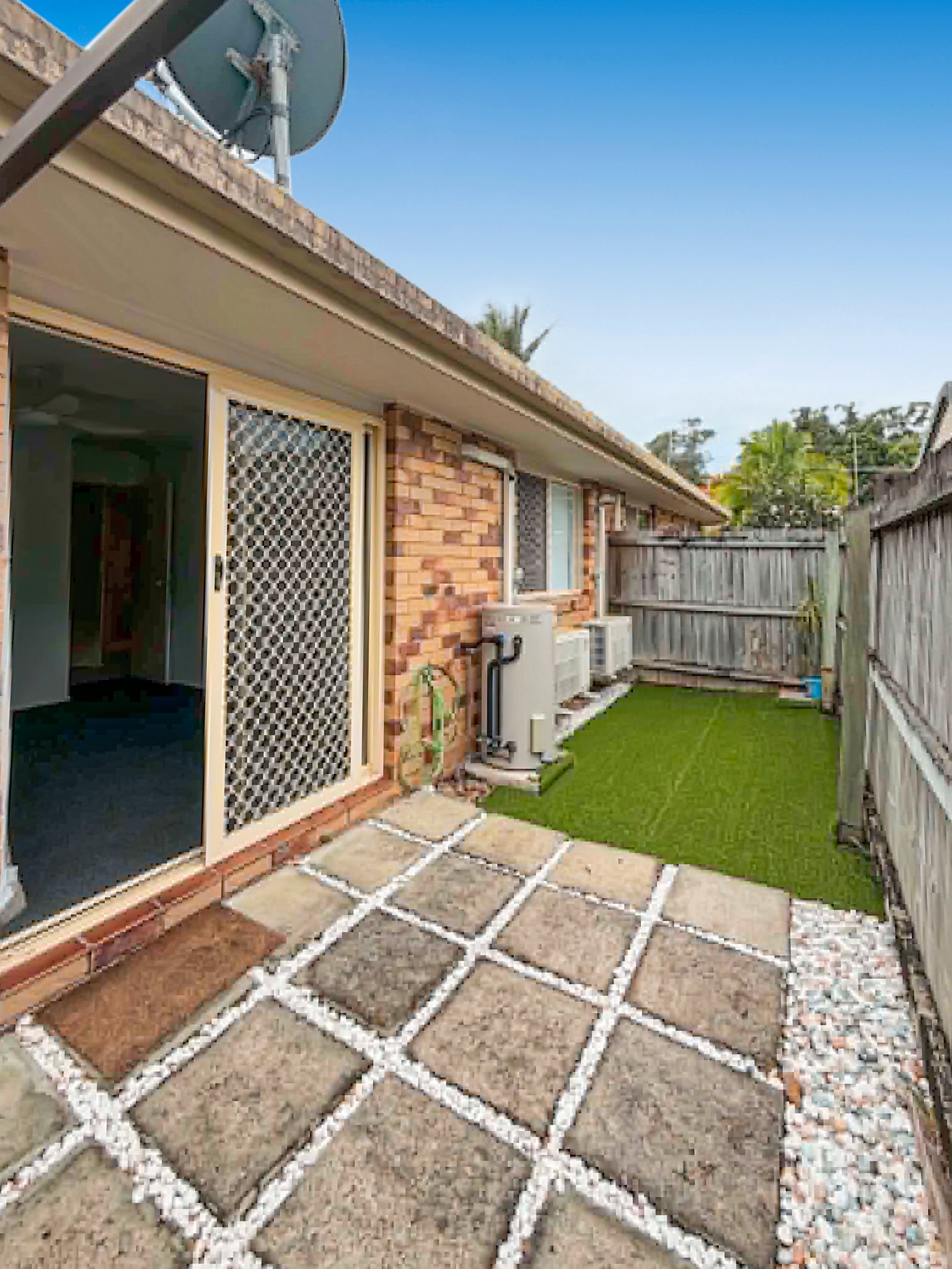 2/13 Aragorn Street MAROOCHYDORE 24