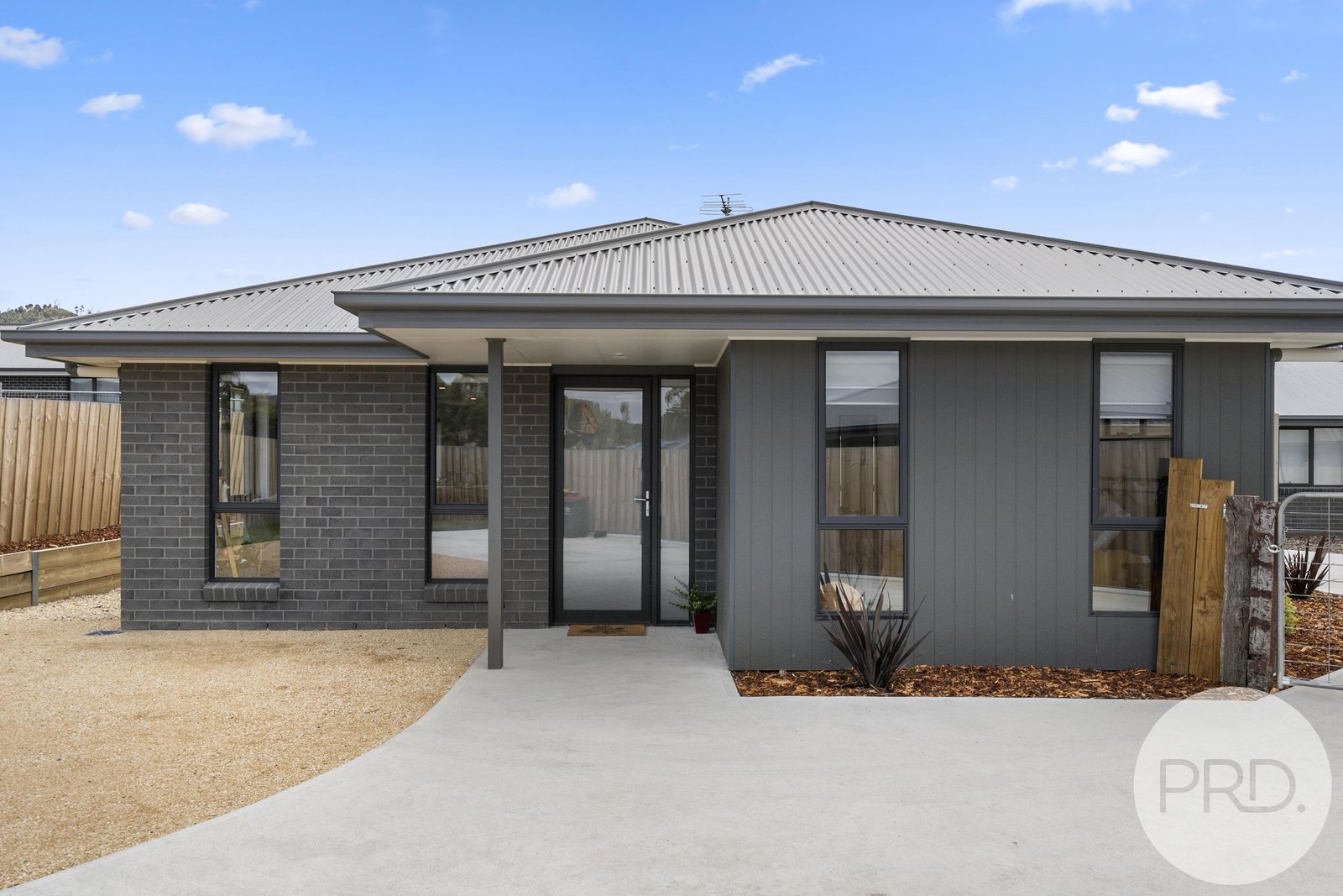 2/13 Banksfield Street ROKEBY 2