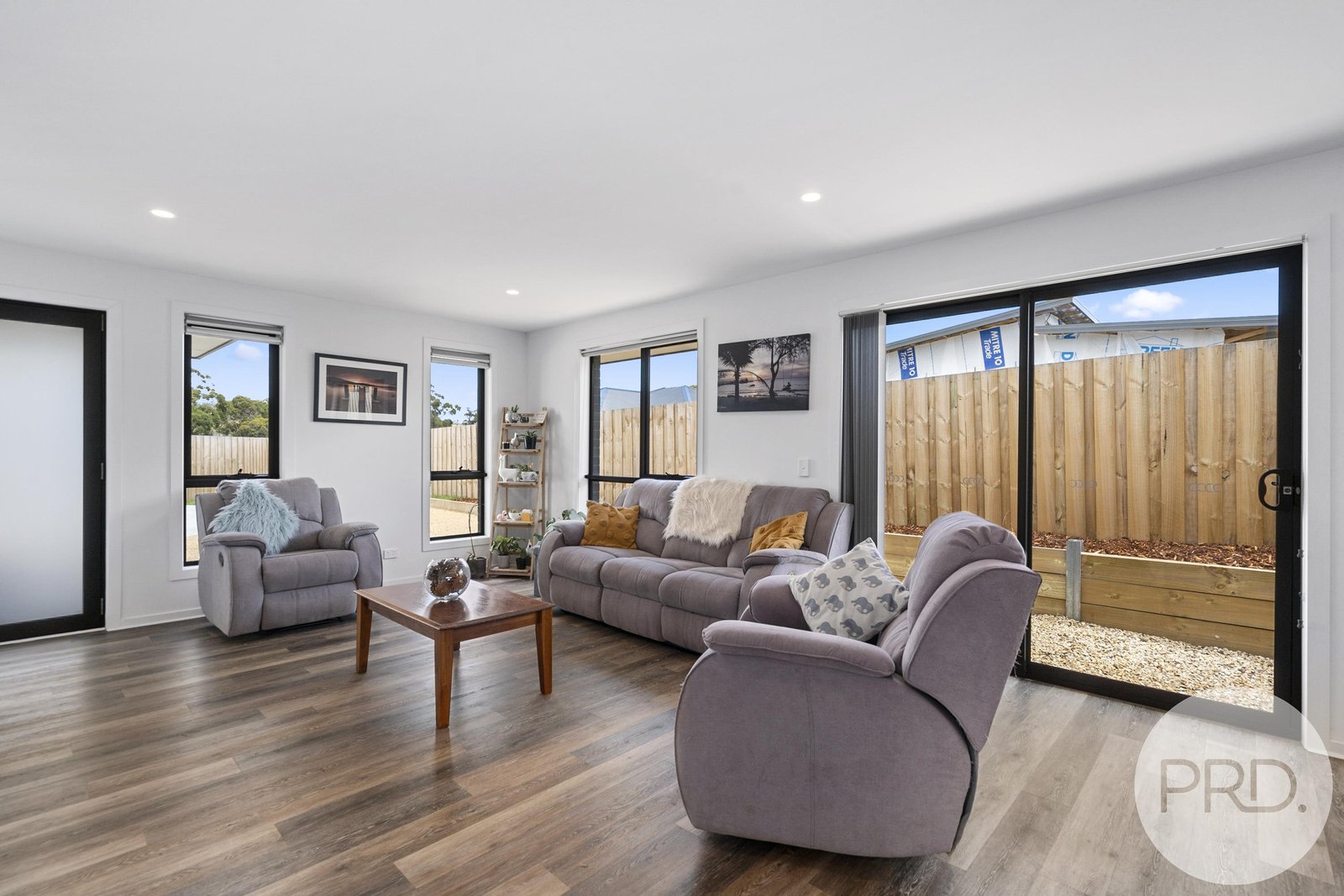 2/13 Banksfield Street ROKEBY 6